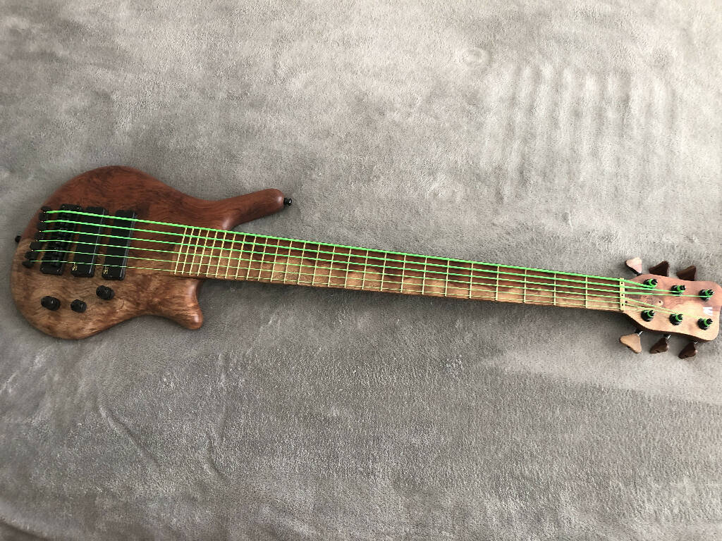 Warwick Custom Shop / Masterbuilt Thumb 6 string NT