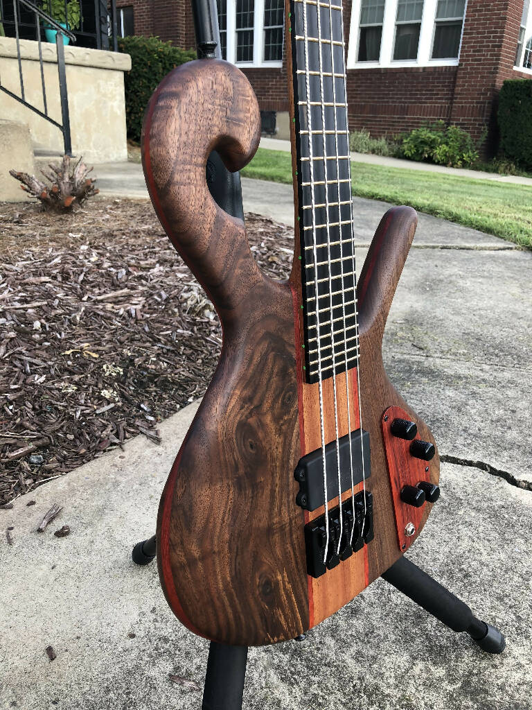 Beardly Customs Bass